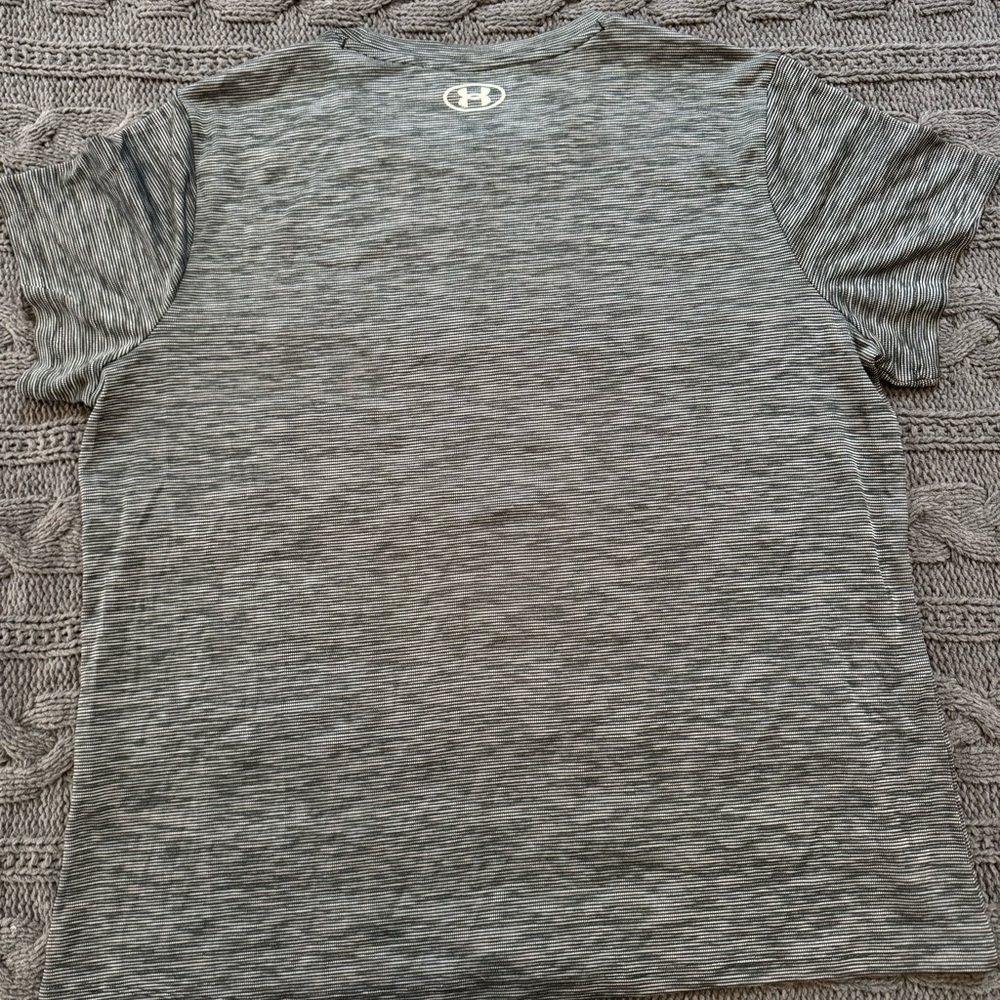 Under Armour Women's Black/Gray Tee XL - Picture 8 of 9